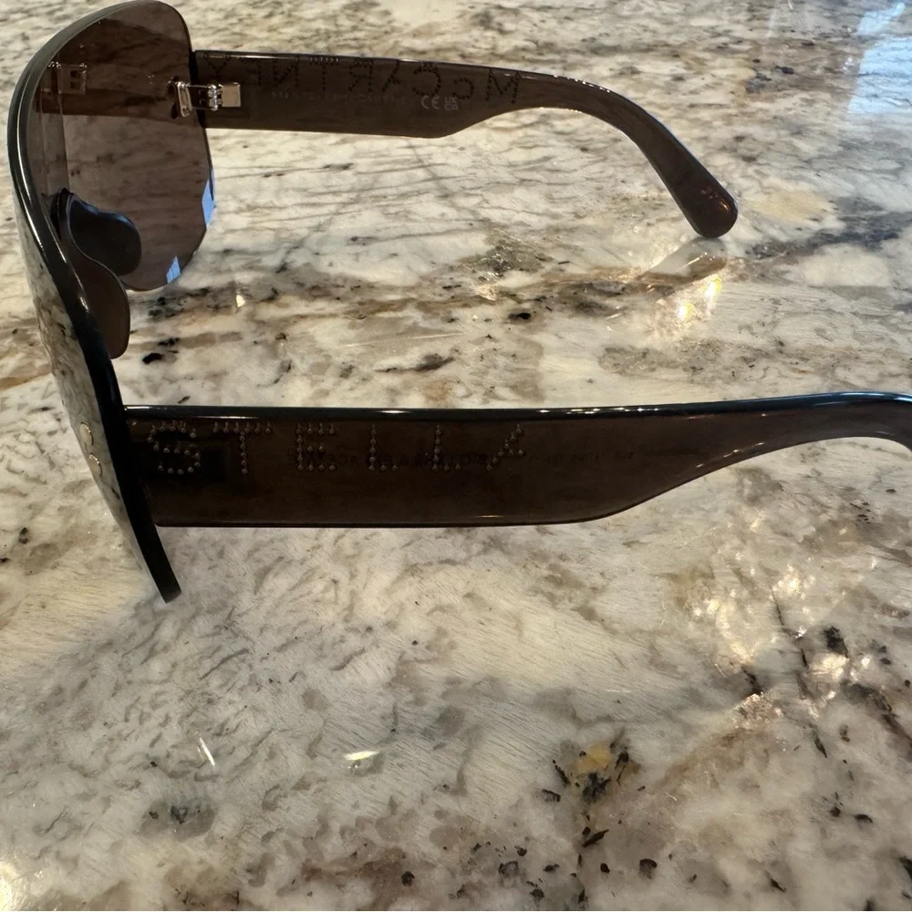 Stylish Brown Sunglasses - Picture 6 of 6